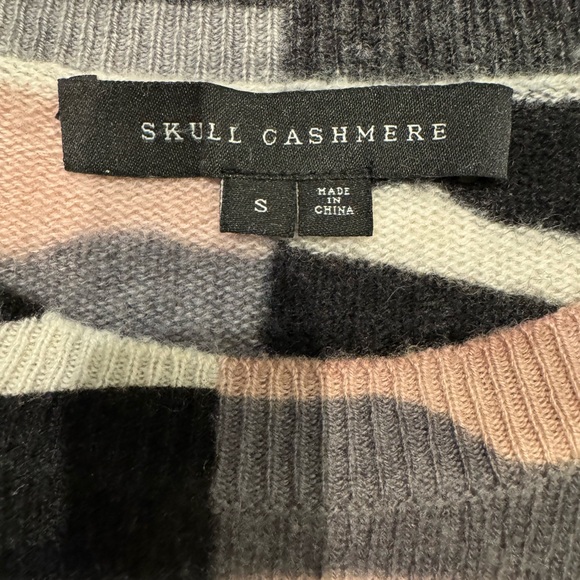 Skull Cashmere Camouflage - Black, Pink and Gray Sweater - Picture 12 of 14